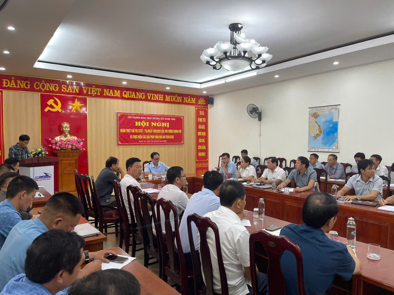 Tổ chức quán triệt chỉ thị 22/CT-TTg ngày 18/8/2025 của thủ tướng Chính phủ và thực hiện các giải pháp đảm bảo an toàn giao thông ĐS