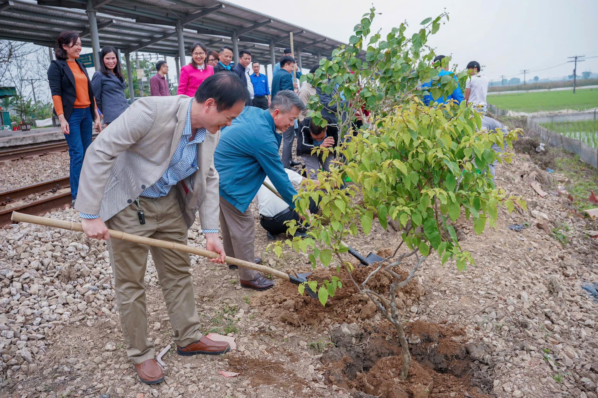 Chi nhánh KTĐS Nghệ Tĩnh tổ chức Lễ ra quân Tết Trồng cây Xuân Ất Tỵ 2025 và Phong trào Đường tàu-Đường hoa