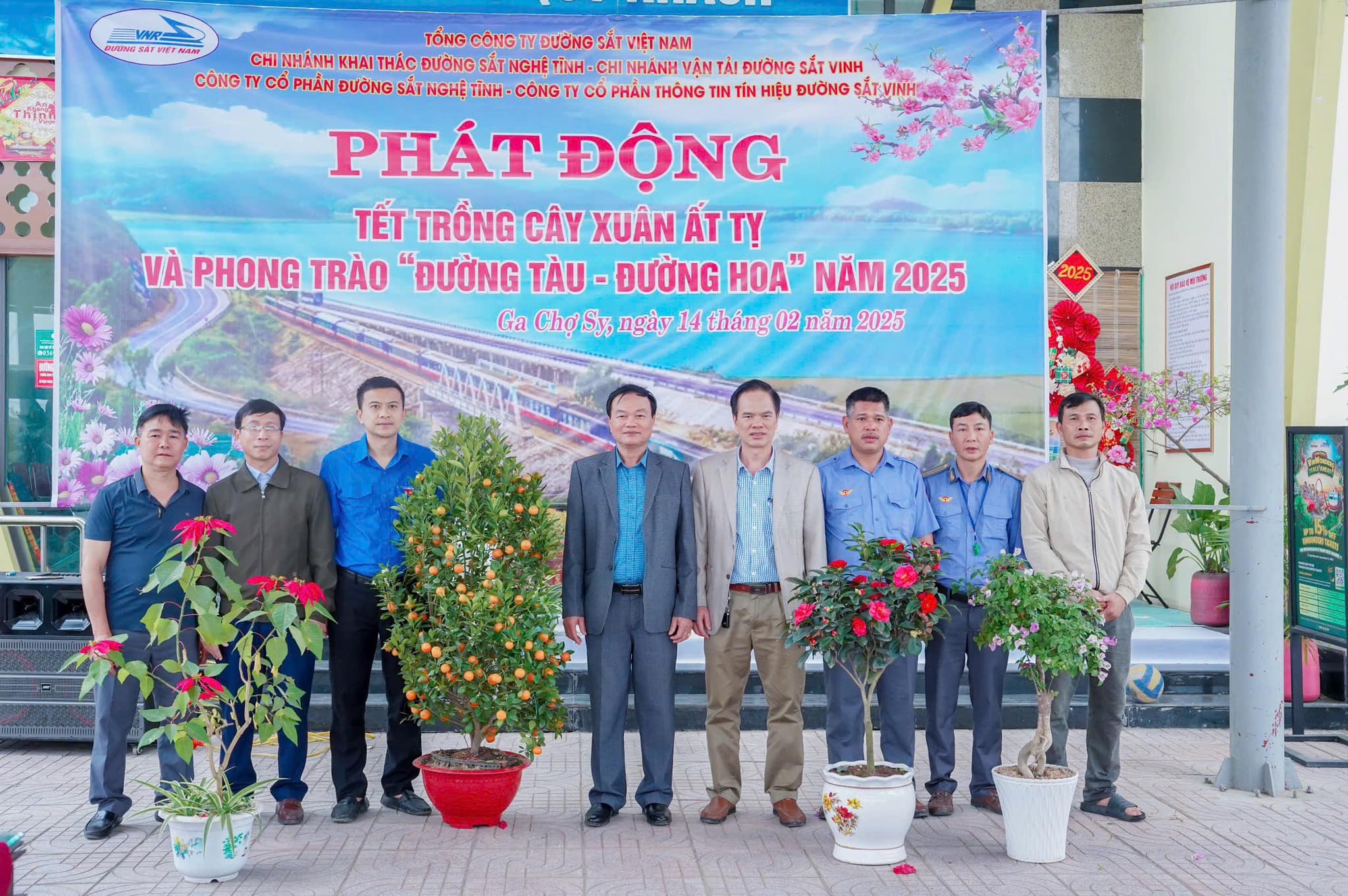 Chi nhánh KTĐS Nghệ Tĩnh tổ chức Lễ ra quân Tết Trồng cây Xuân Ất Tỵ 2025 và Phong trào Đường tàu-Đường hoa