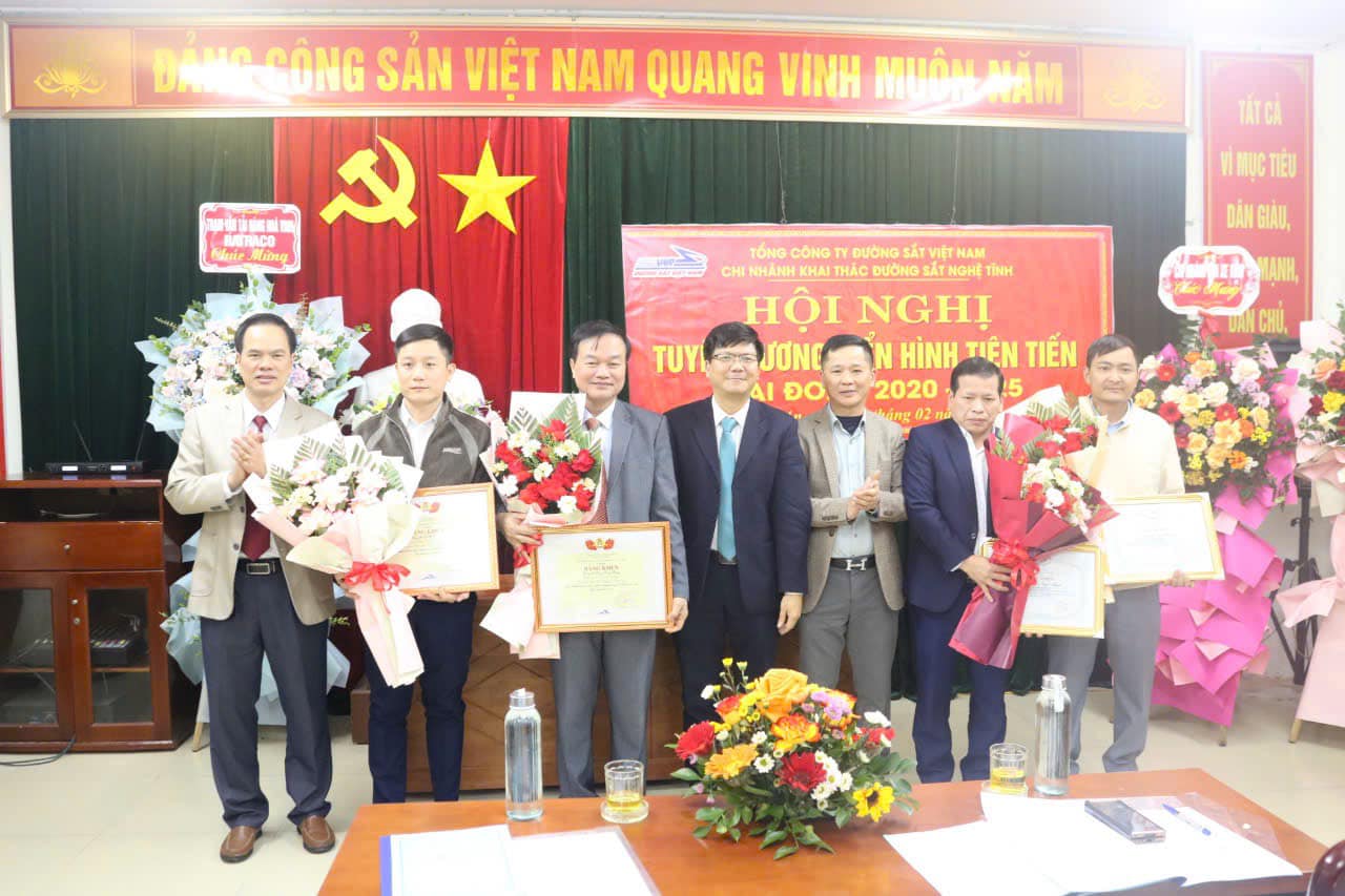 Hội nghị tuyên dương điển hình tiên tiến giai đoạn 2020-2025