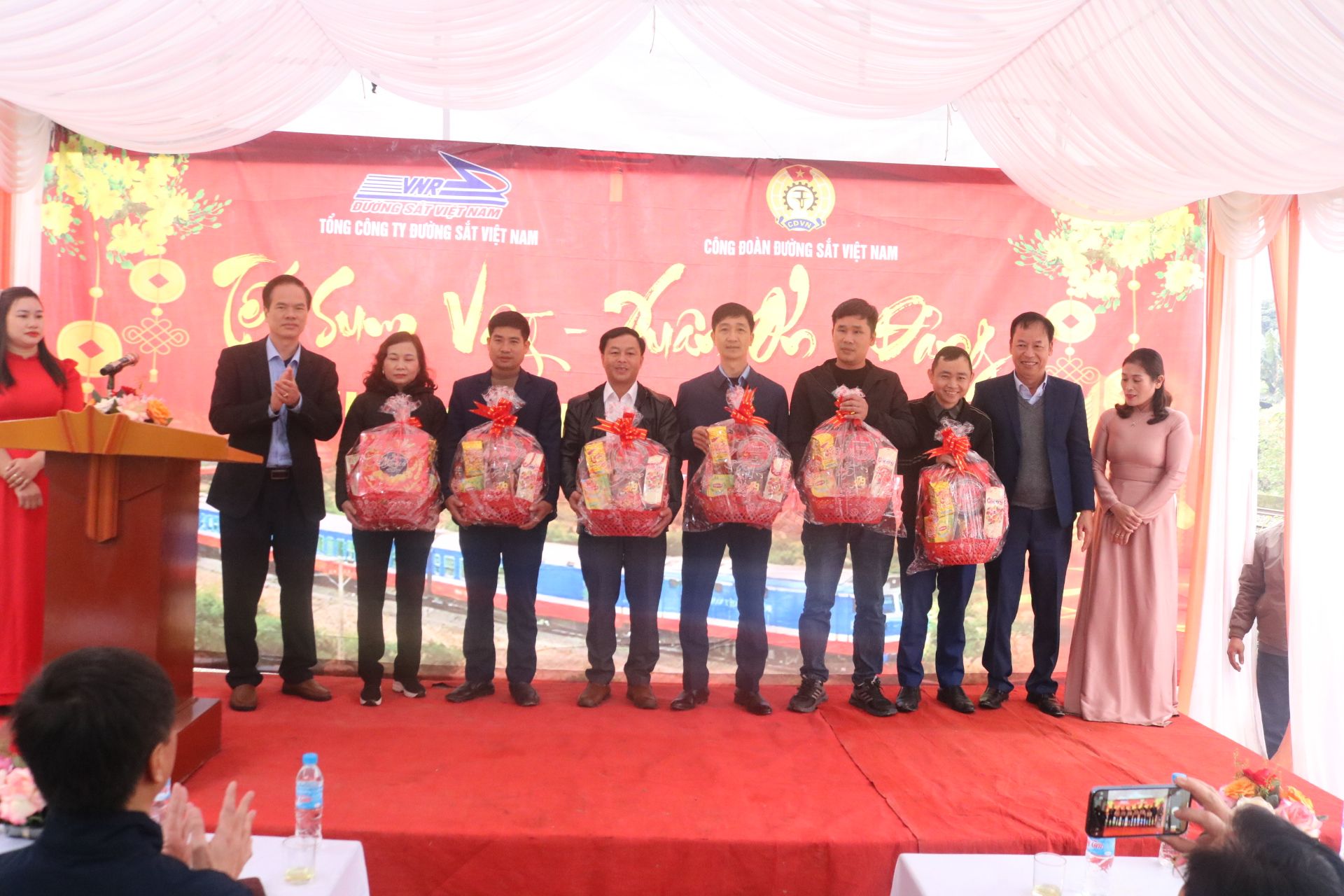 Tết sum vầy - xuân yêu thương