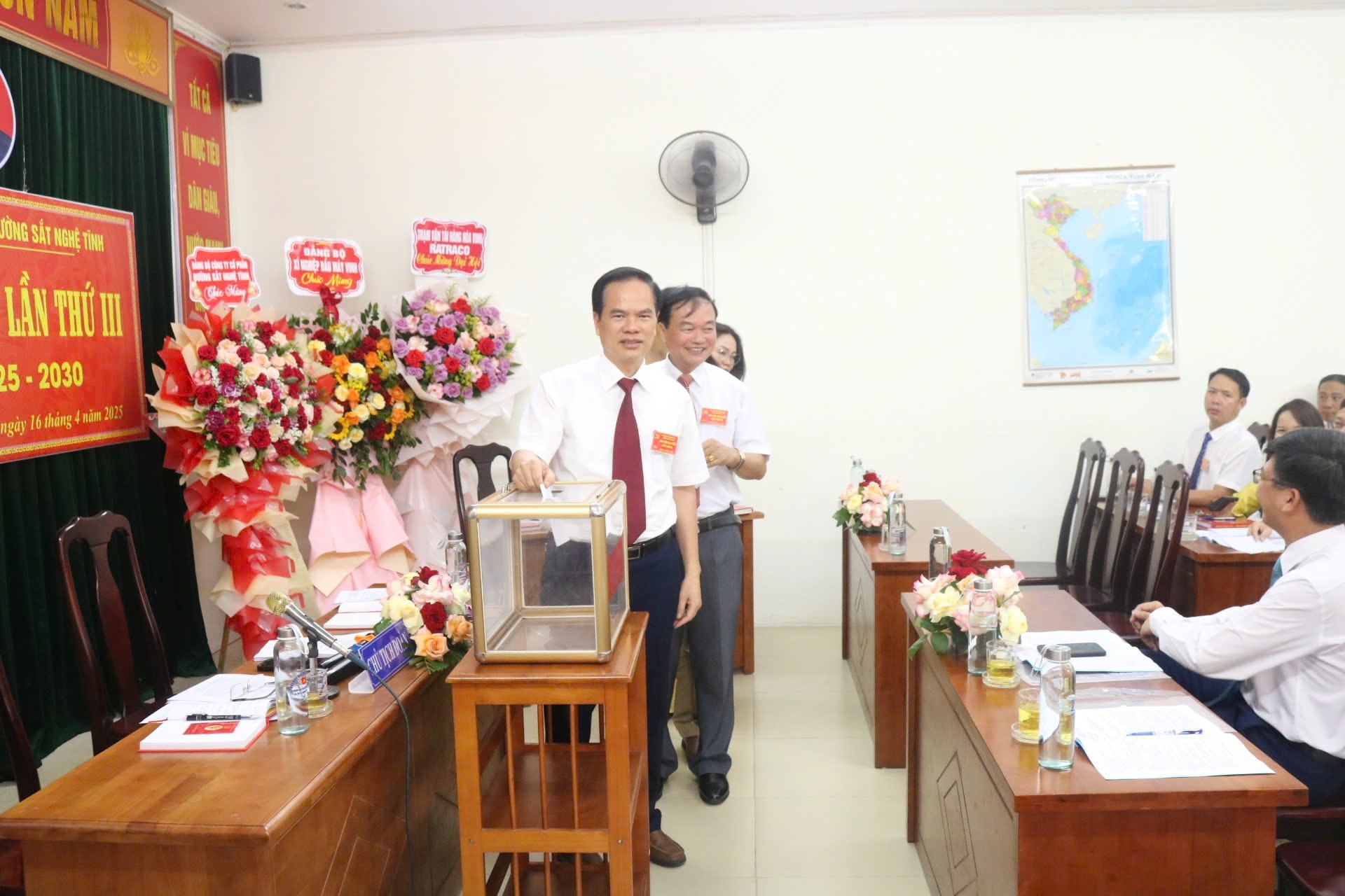 Đảng bộ Chi nhánh khai thác đường sắt Nghệ Tĩnh đã tổ chức thành công Đại hội đại biểu Đảng bộ Chi nhánh lần thứ III nhiệm kỳ 2025 - 2030